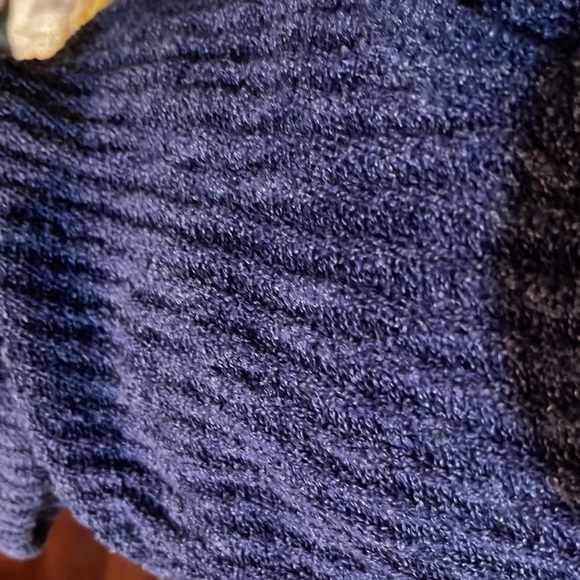 Calvin Klein Jeans V-neck pullover sweater size L - Picture 6 of 6